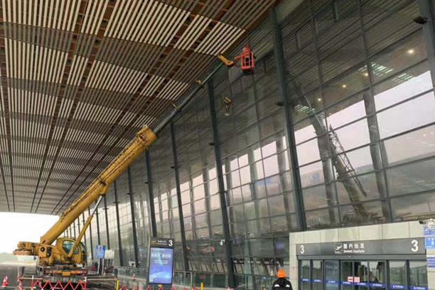 浈江玻璃幕墙维护和保养